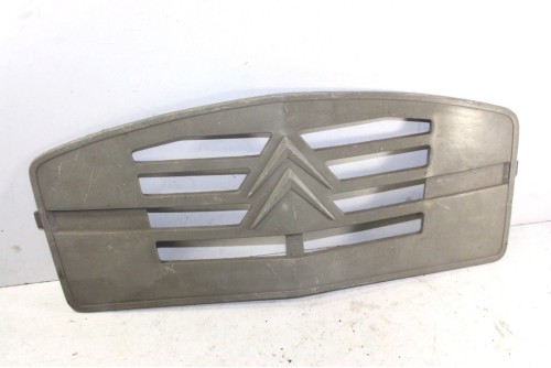 CACHE CALANDRE EN PLASTIQUE...POUR CITROEN 2CV 4/6 - Tracauto1950