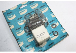 JEU D' ACCESSOIRES DE GARNITURES DE FREINS BENDIX..RENAULT R5 R6 R...