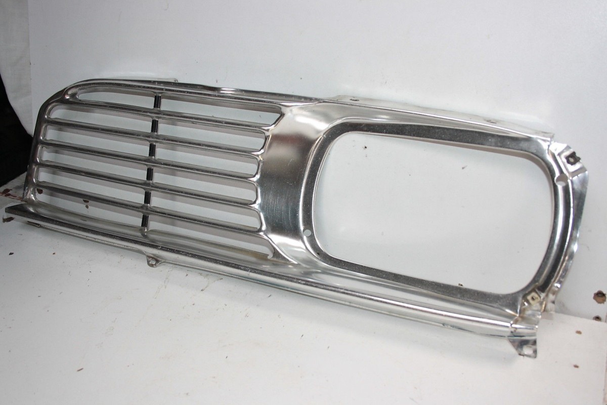 CALANDRE COTE GAUCHE RENAULT 0820669400...RENAULT R16 L TL TS - Tra...