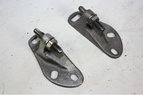 PAIRE DE CHARNIERES DE PORTE...CITROEN AMI 6 - Tracauto1950