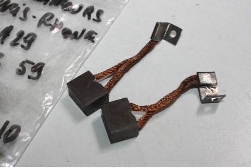 CHARBONS PSX 59 POUR DEMARREURS 6V PARIS RHONE...CITROEN 2CV - Trac...